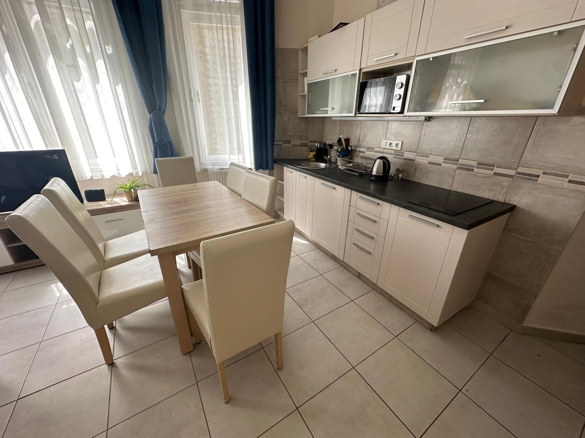 Bright Apartment In The Most Beautiful Street Of Budapest Vaci Street, Fashion Street Extérieur photo
